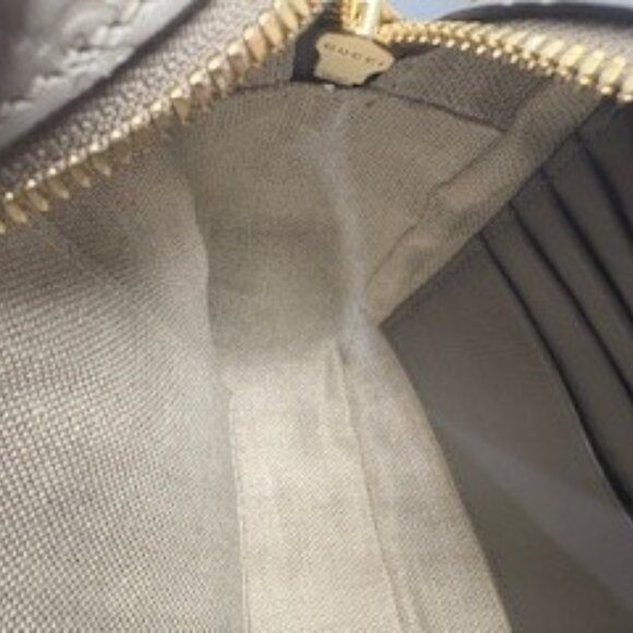 Gucci Microguccissima Bree Camera Bag - Picture 4 of 9